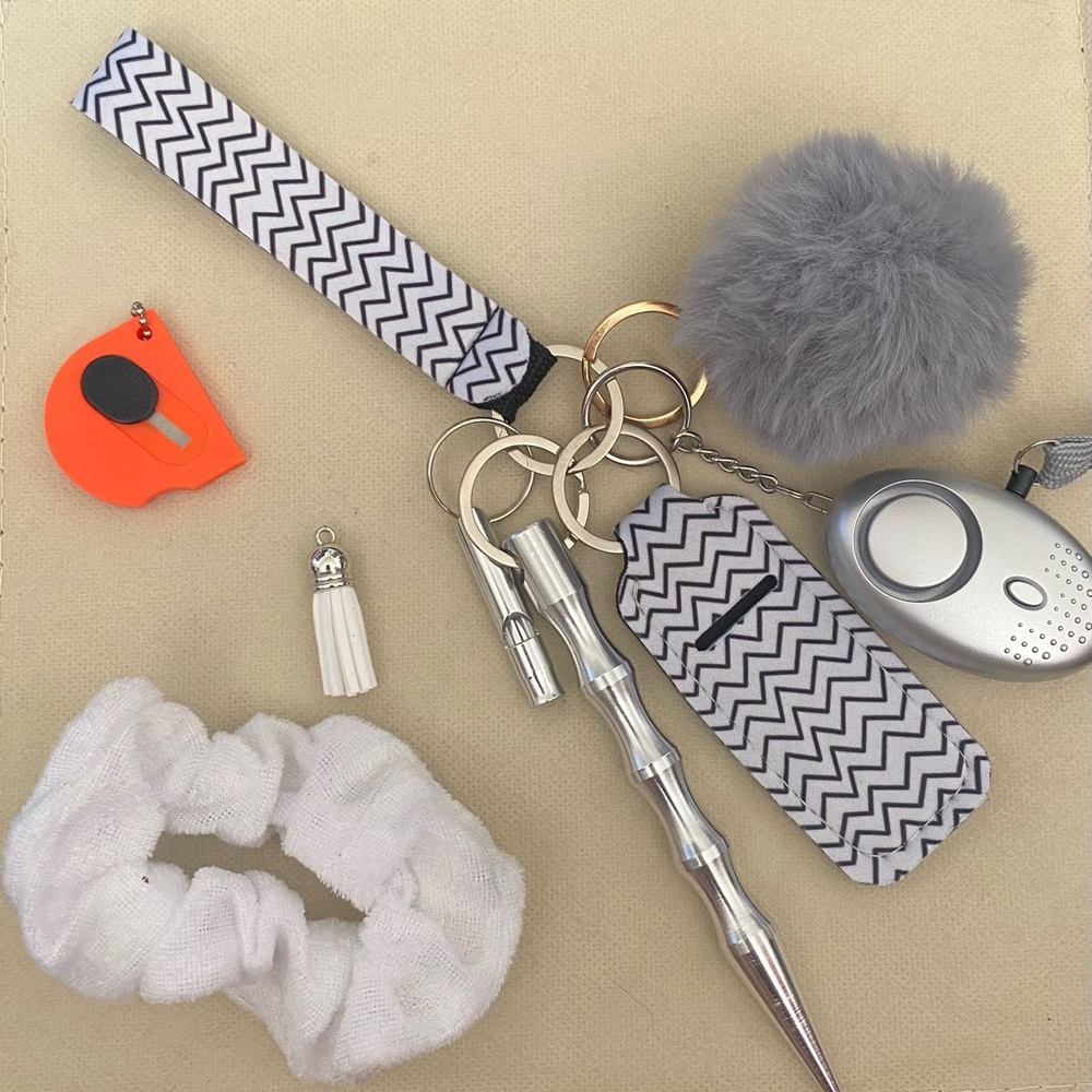 White zig zag safety keychain